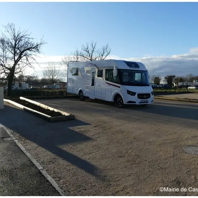 Aire de stationnement camping-car à Castelsarrasin