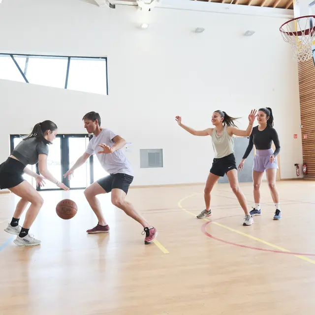 Location de terrain basket, futsall, volley/hand_Les Saisies