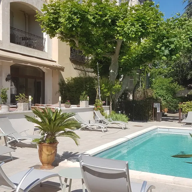Hotel_le_castelet_des_alpilles_piscine