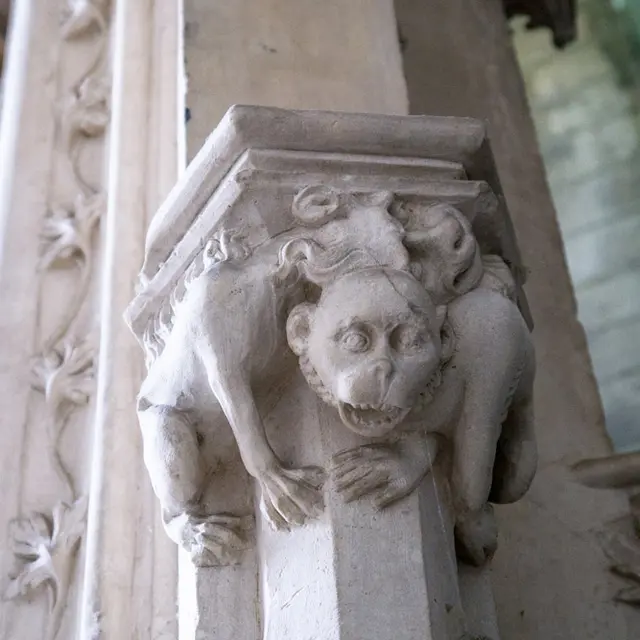 La Chartreuse en famille : atelier masque de Carnaval médiéval_Villeneuve-lez-Avignon