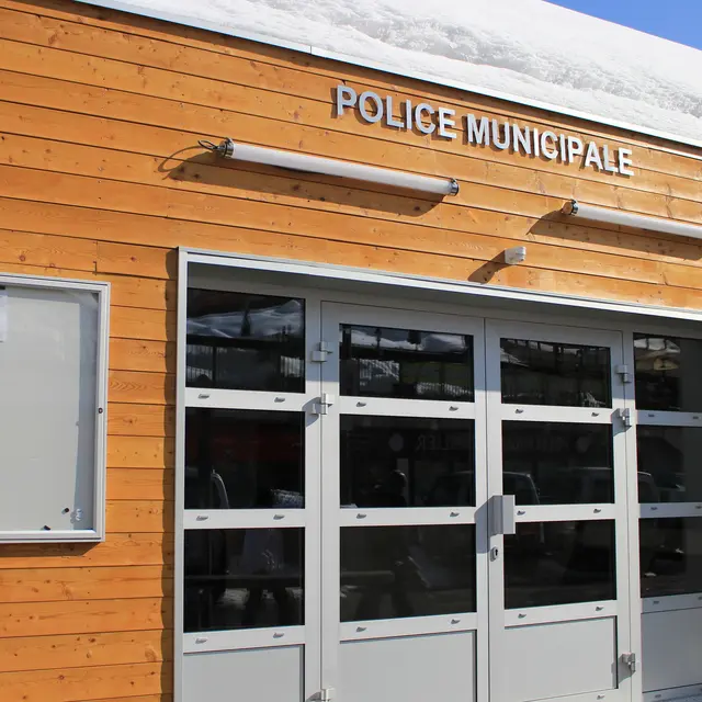 Police municipale à Orcières Merlette 1850