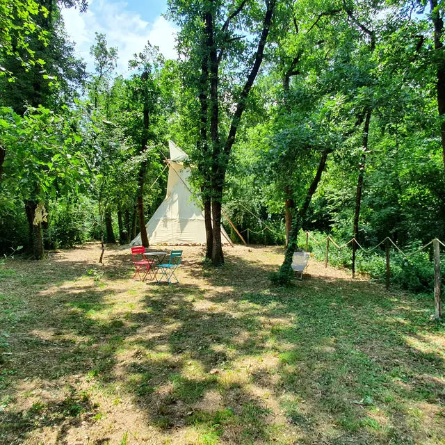 Le Tipi des Belles Eaux