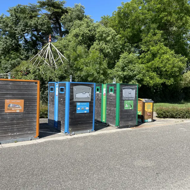 Bornes de tri école de Labastide-du-Temple_Labastide-du-Temple