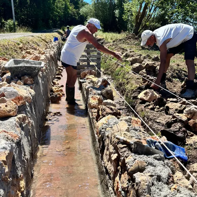 Chantier participatif de restauration du cana des près_Aups