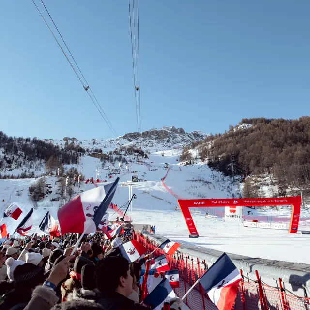 Ambiance au pied de la face de Bellevarde lors de la coupe du monde de ski alpin Hommes (70ème Critérium)