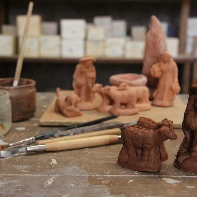 Atelier de fabrication de santons Cristine Darc