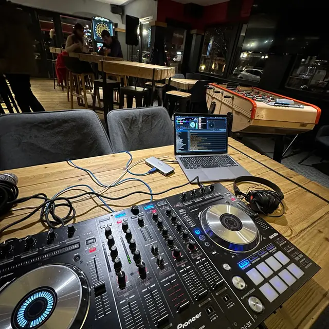 Soirée DJ au B4