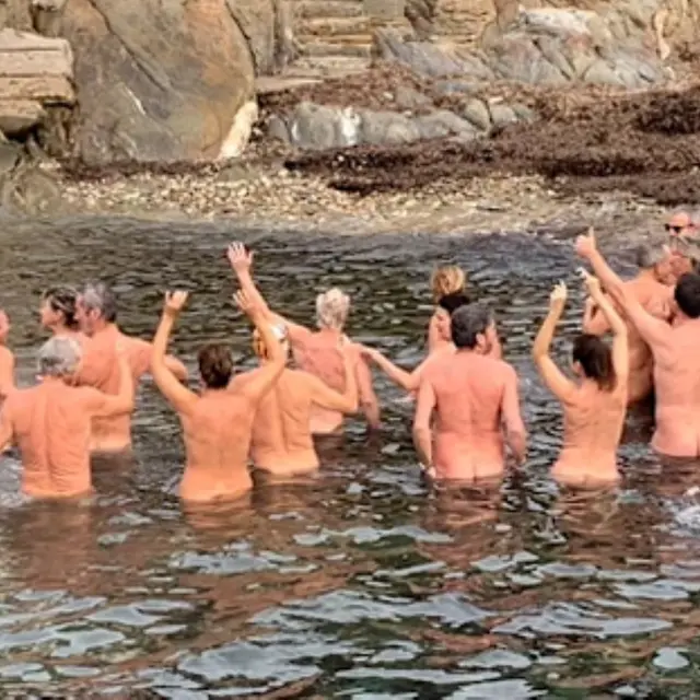 Bain naturiste du 1er Janvier au Levant_Hyères