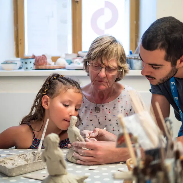 Poterie : ateliers pour adultes et enfants