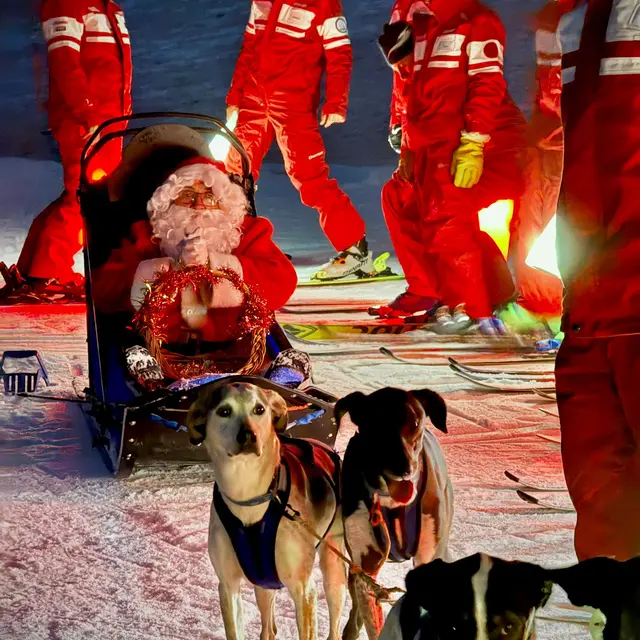 Arrivée du Père Noël et descente aux flambeaux_Notre-Dame-de-Bellecombe