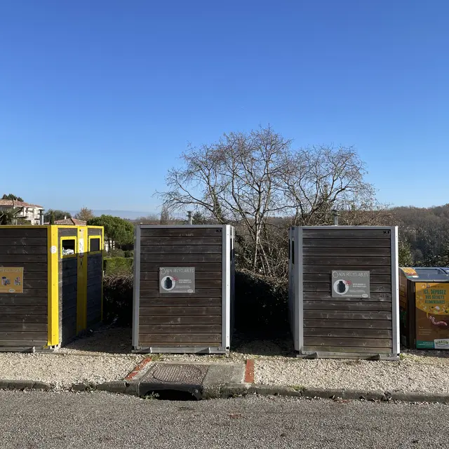Bornes de tri Esplanade Gustave Bosc_Lafrançaise