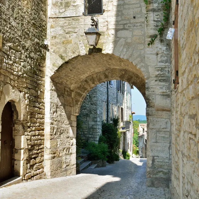 Porte de Sabran