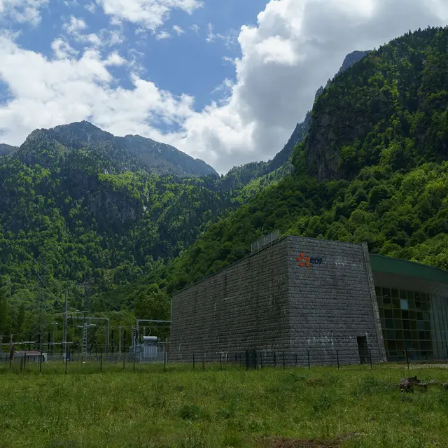 Visite guidée de la centrale hydroélectrique d'Orlu