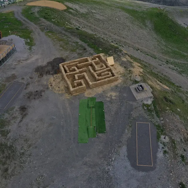 équipements au sommet du mont Lachat en été