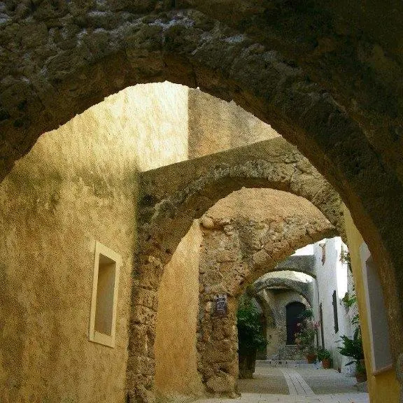 Rue des Arcades_Villecroze