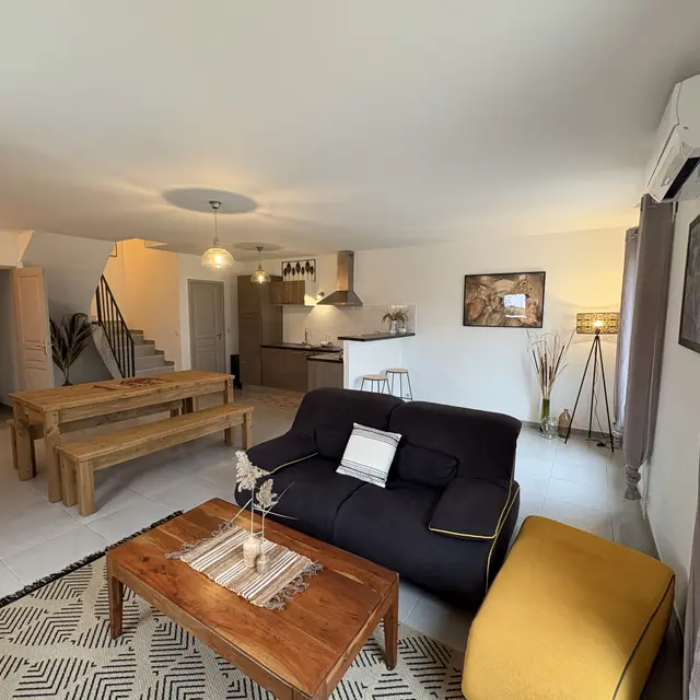 Joli Mas ca-Mar*Arles_Arles