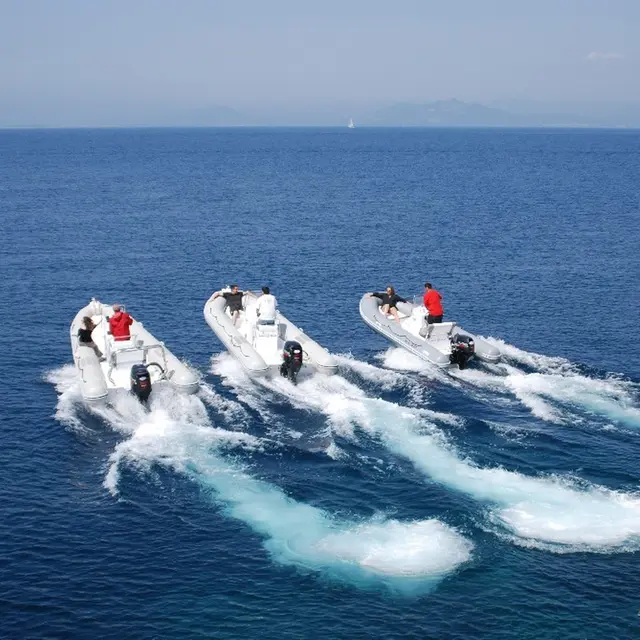 Aqua Boat83
