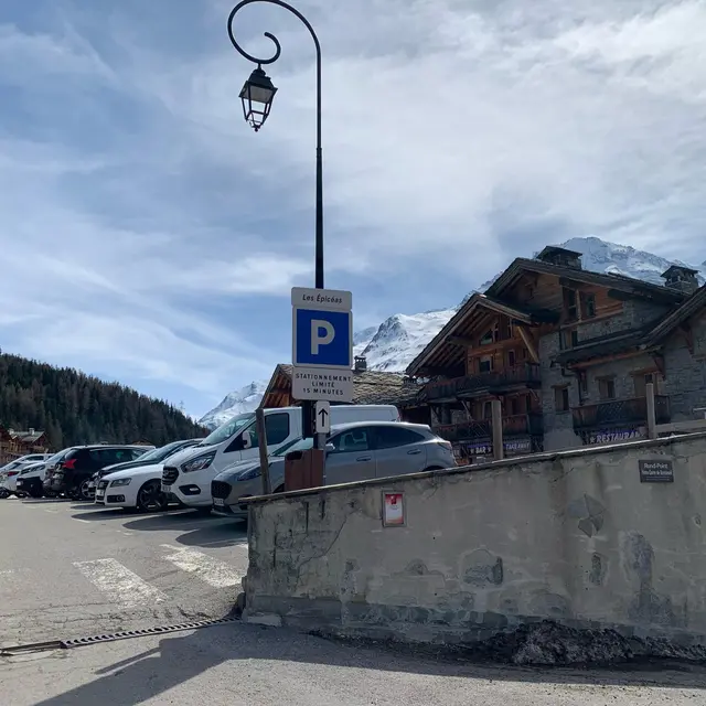 Parking extérieur Les Épicéas_Sainte-Foy-Tarentaise