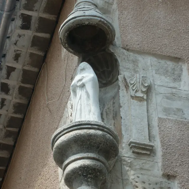 Niche d'Angle de la Vierge à Oraison