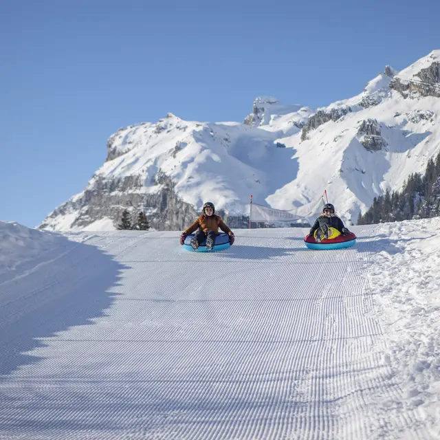Descente en snowtubing