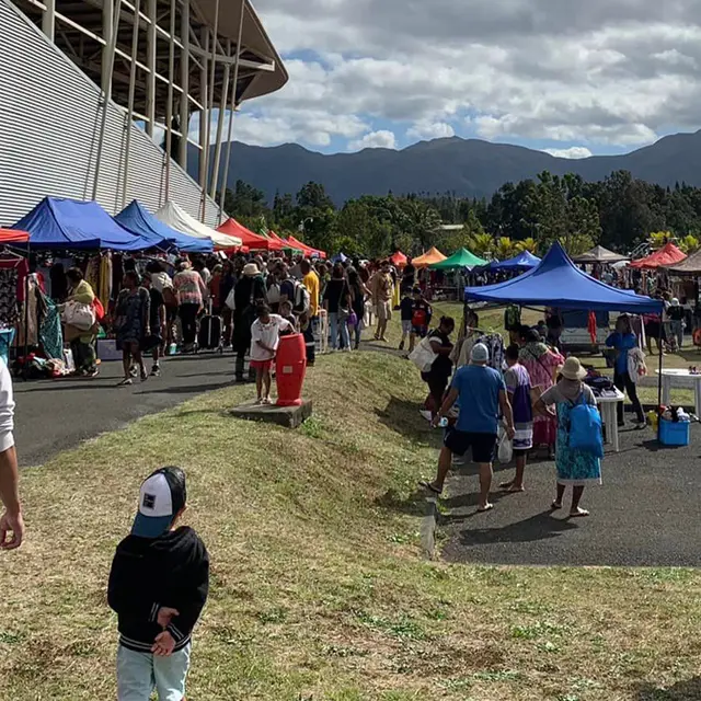 Vide grenier de l'Arène du Sud_Païta