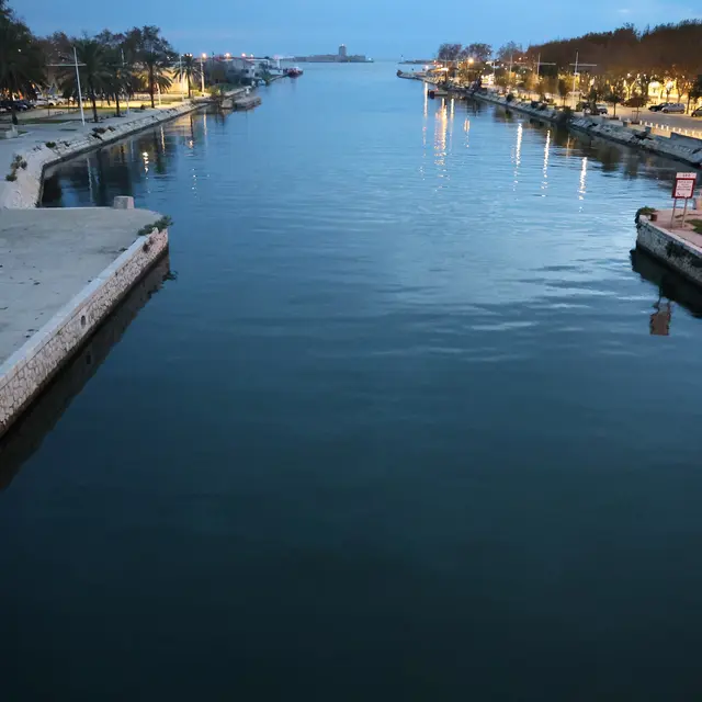 Parking du Cours Landrivon_Port-de-Bouc