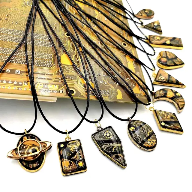 Exposition ,Récup'Artde Hena Echo_Les Baux-de-Provence