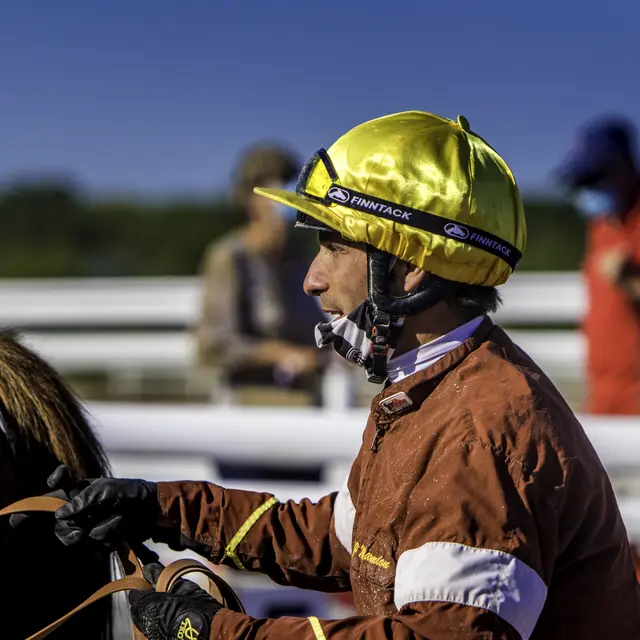 Courses à l'hippodrome_Châtelaillon-Plage