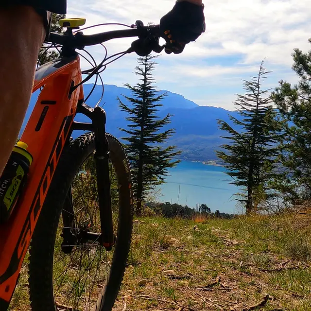 N°1 Vert - Le Lac de Sainte-Croix depuis Moustiers - Circuit VTT Moustiers-Sainte-Marie