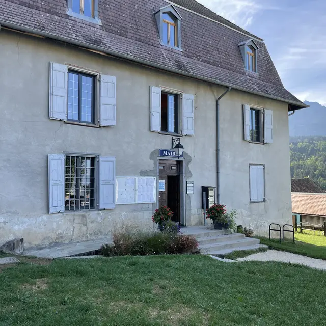 Mairie Les Adrets - Bâtiment