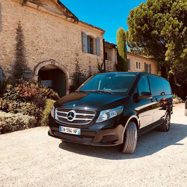 Driver Prestige Limousine