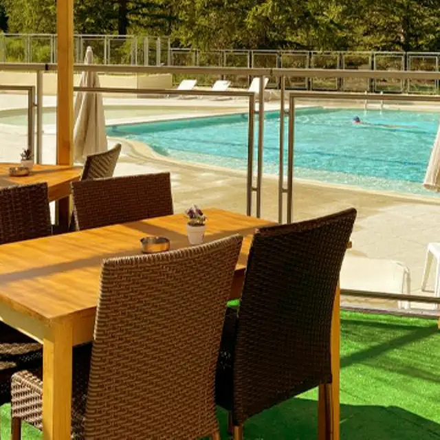 Pool House Snack_Isola 2000