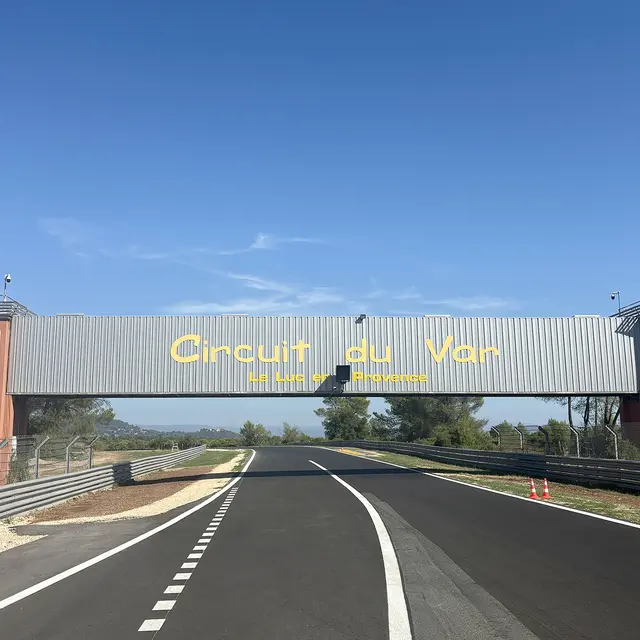 Le Circuit du Var et sa base de loisirs_Le Luc