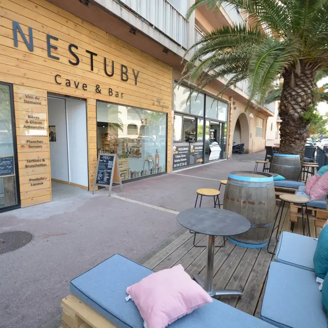 Nestuby Cave & Bar à Hyeres Le Port