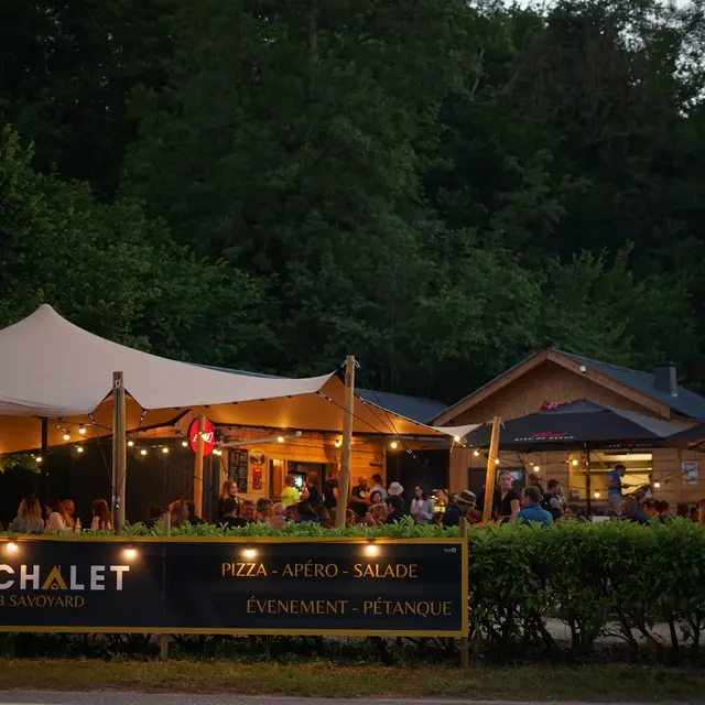 Le chalet - Restaurant en soirée