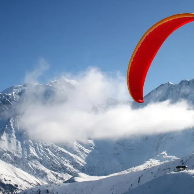 Soaring sur fond de Mt blanc