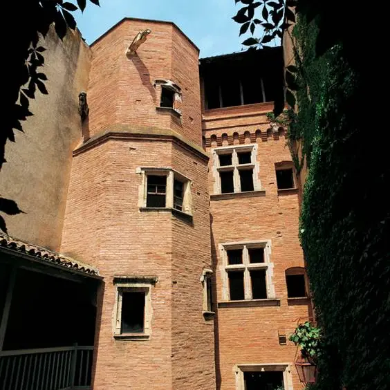 Hôtel au portail retors Montauban