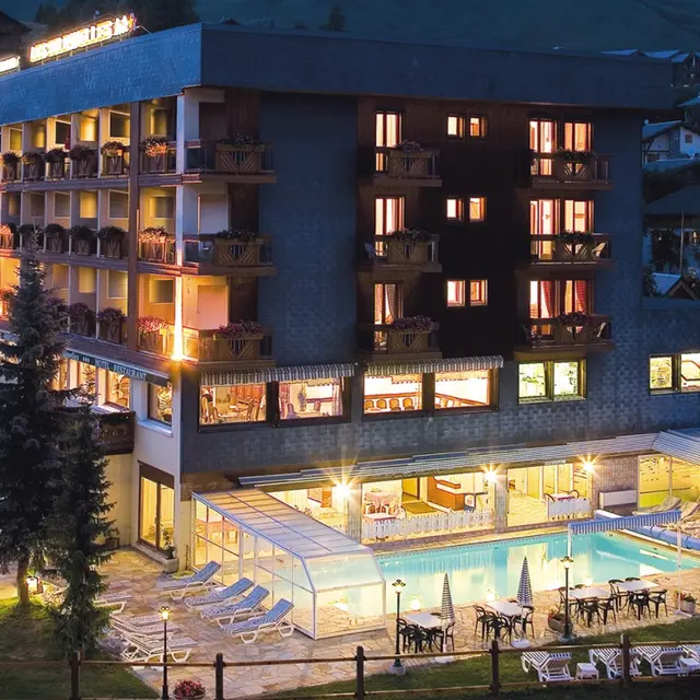 Piscine Les Soldanelles été