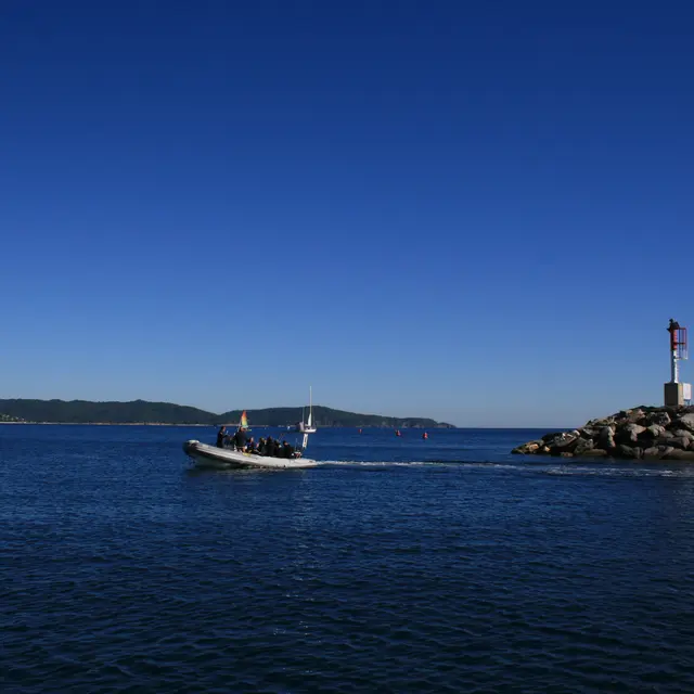 Bateau Eau Bleu
