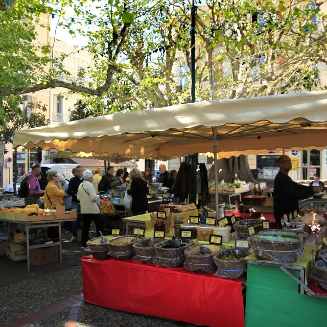 Marché provençal Beaulieu-sur-Mer