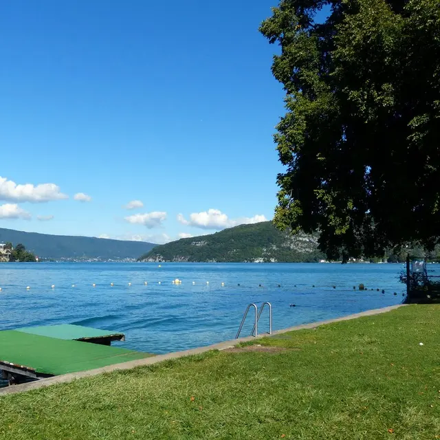 La plage d'Espace Lac à Talloires