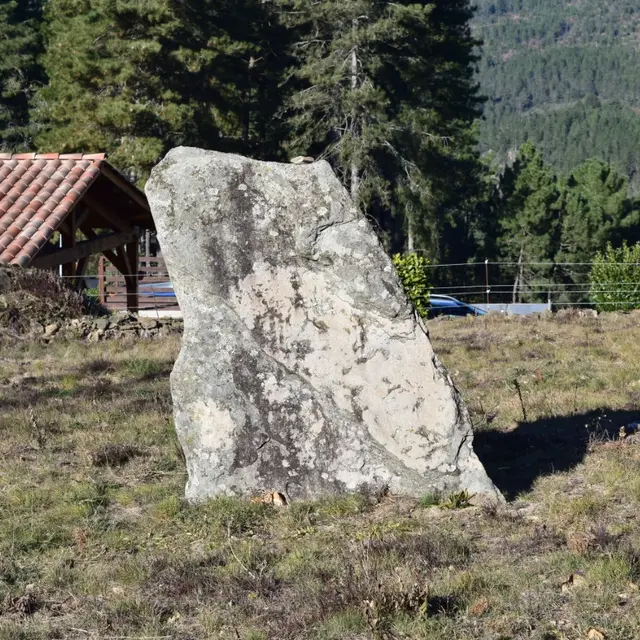 Menhir de Sénéchas