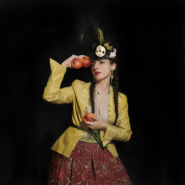 Inauguration de l'exposition Voyage à travers les coiffes à la chapellerie Crambes_Caussade