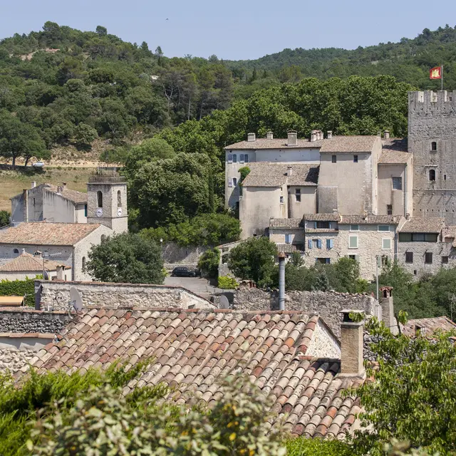 Visite libre du village d'Esparron de Verdon