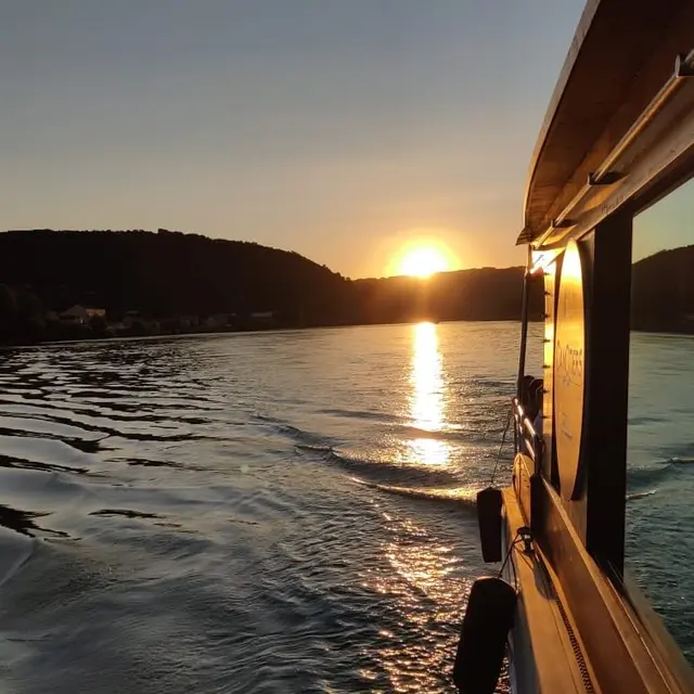 Croisière apéro écluse au coucher de soleil_Saint-Vallier