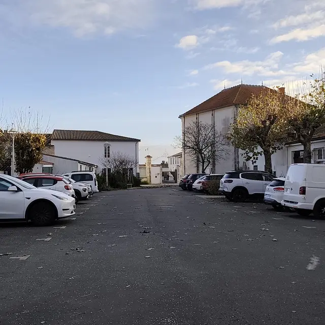 Parking de la mairie de Sainte Marie de Ré 1