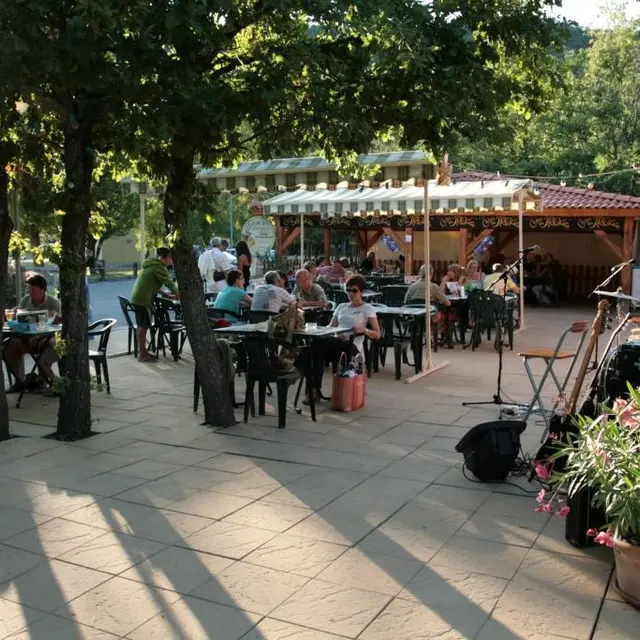 Les Rives du Lac restaurant Veynes