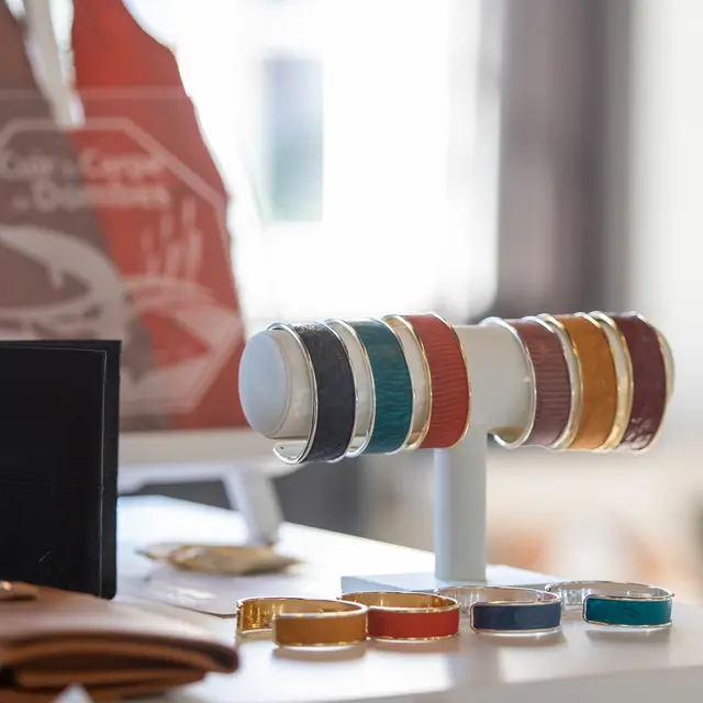 Bijoux en Cuir de Carpe de Dombes