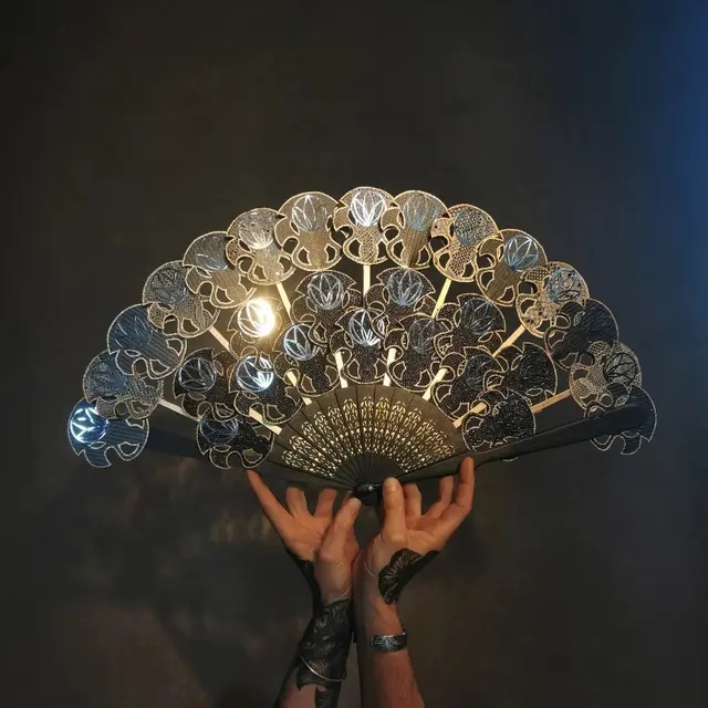 Atelier d'initiation au métier d'éventailliste #6 - Journées Européennes des Métiers d'Art_Romans-sur-Isère