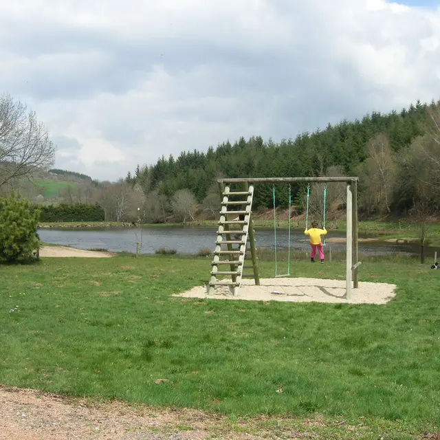 Aire de pique-nique du plan d'eau de Chausseterre_Chausseterre